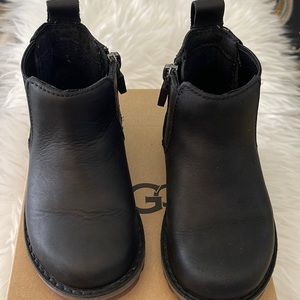 Excellent condition Ugg black leather boots US Size 7